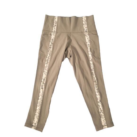 ATHLETA Salutation Stash Pocket High Rise 7/8 Leggings Size 1X Beige Workout Gym - Picture 1 of 10